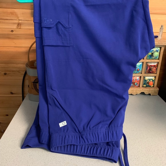 Scrub set - Picture 2 of 4